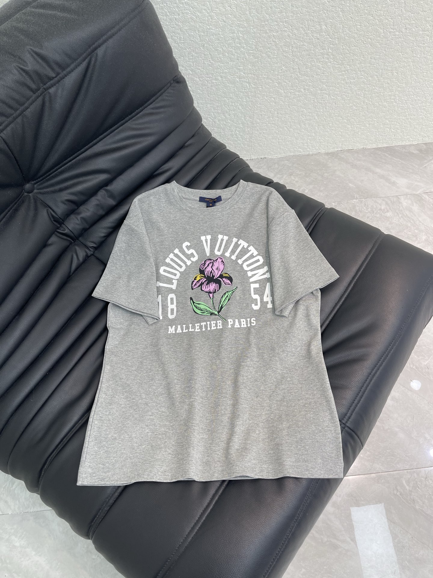 Women's short sleeves